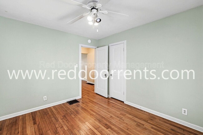 Building Photo - 6115 Indianola Ave