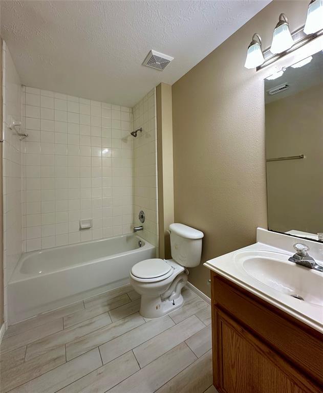 Building Photo - 16402 Tudor Point Ct