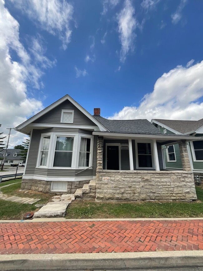 Primary Photo - 317 N Dunn St
