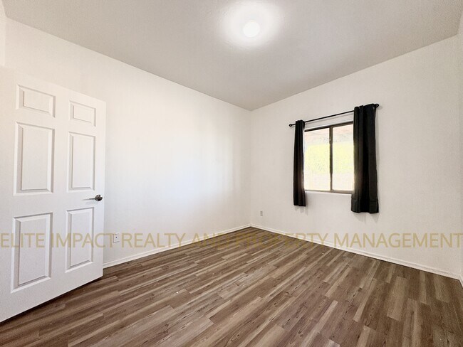 Building Photo - 4995 S Terrain Dr