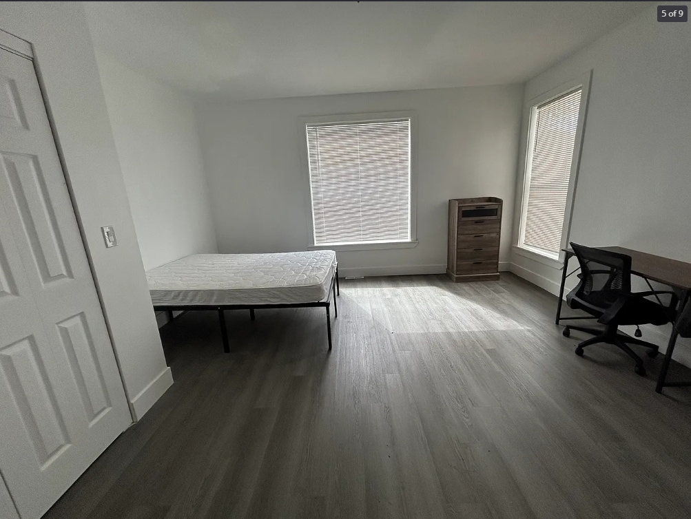 Building Photo - 84 Main St