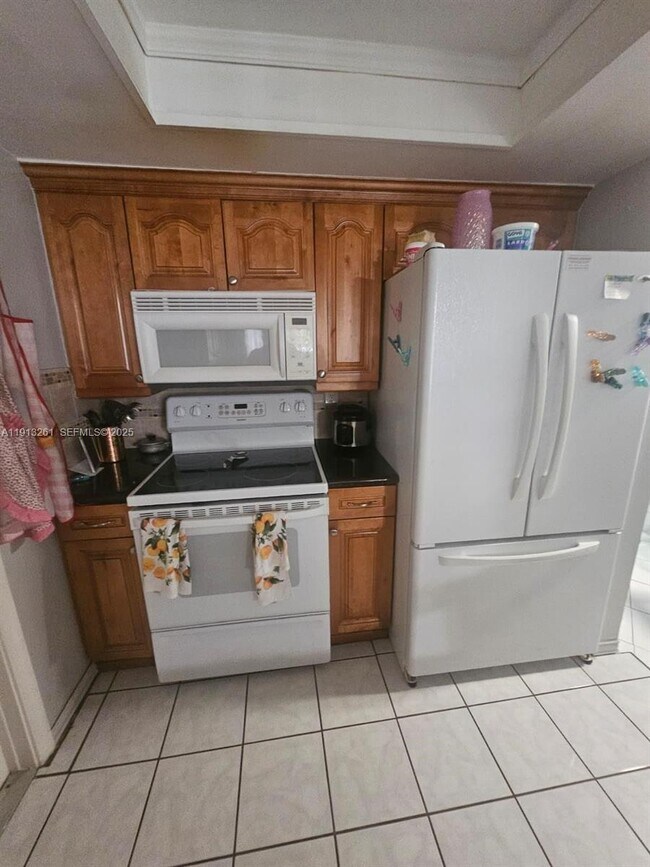 Building Photo - 5010 NW 51st Ct