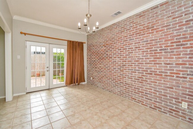 Building Photo - 3809 Wakeforest St
