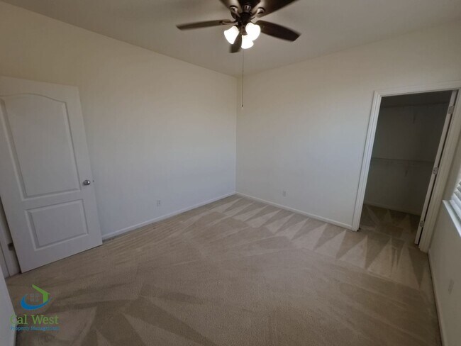 Building Photo - $5295 - 2 Story, 4 bed - 2 Bath Home in se...