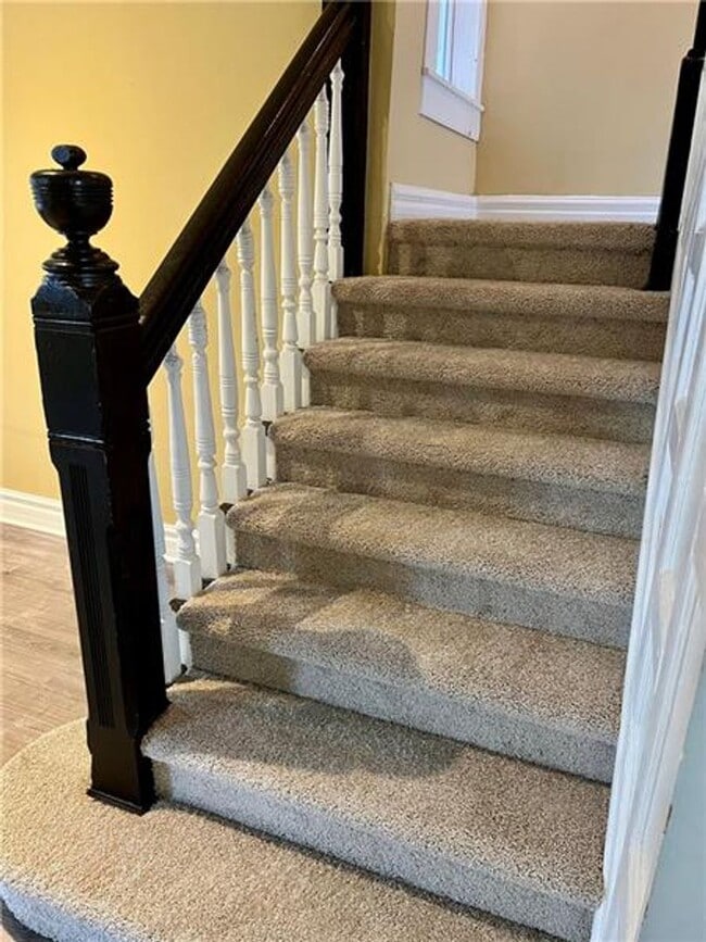 Building Photo - Luxurious 5-Bedroom Rental in the Heart of Shadyside