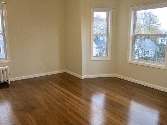 Building Photo - 218 Whitman Ave