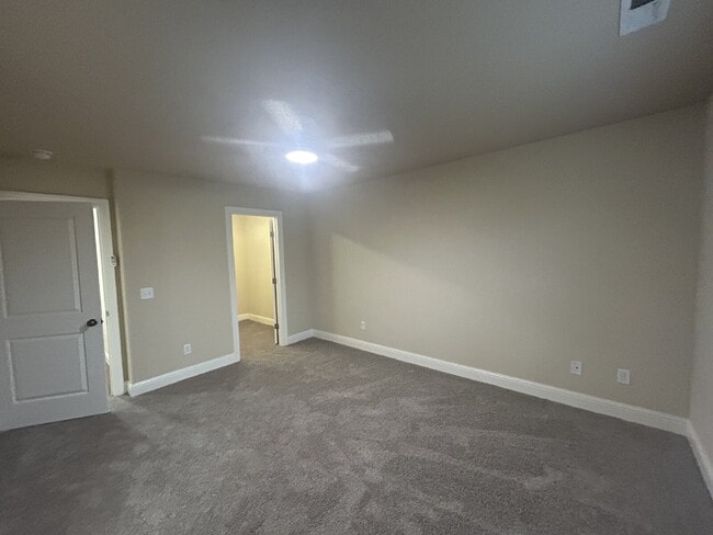 Building Photo - 3-Bedroom 2.5 Bathroom with Walk In Closets and 2-Car Garage For Rent