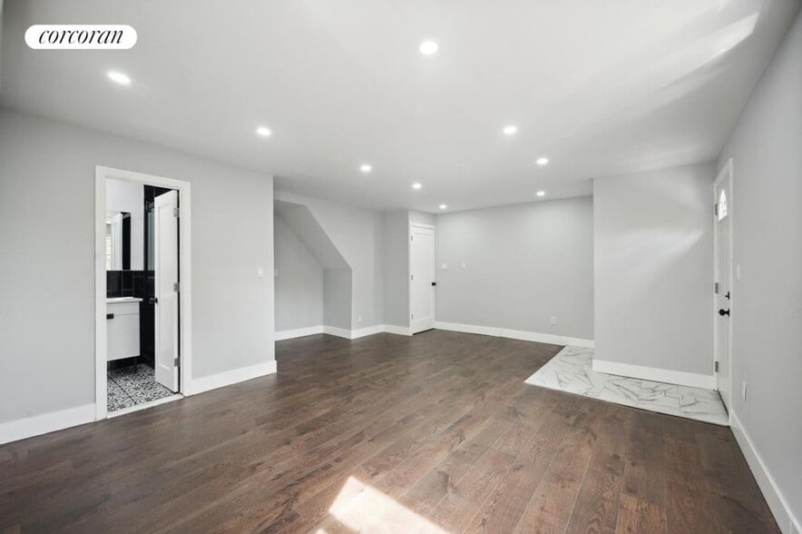 Building Photo - 224 W 252nd St