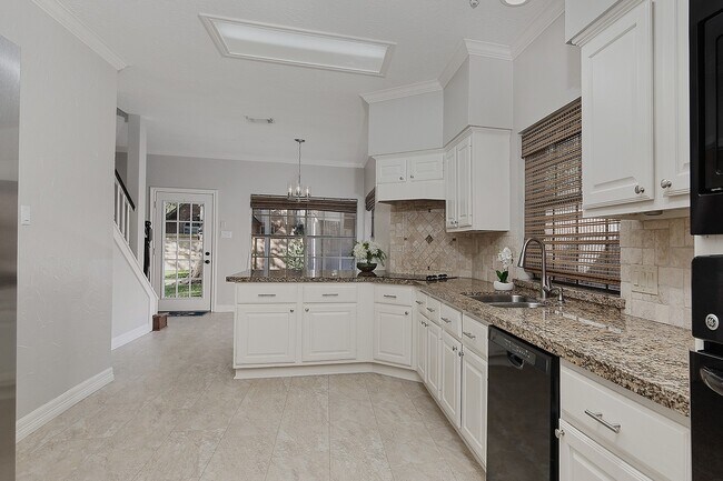 Building Photo - 31 N Duskwood Pl