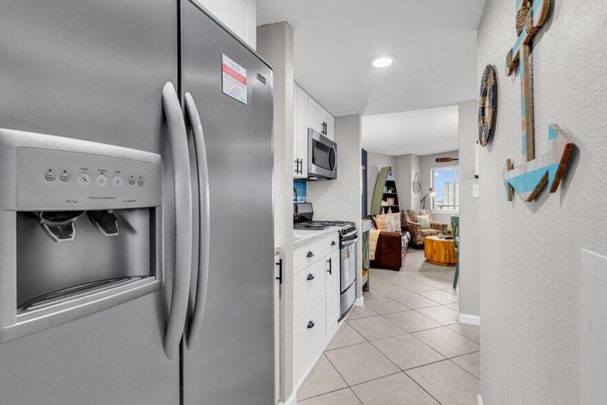 Building Photo - 2001 S Ocean Blvd