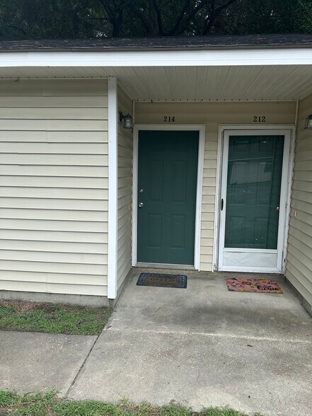 Building Photo - 214 Hudson Dr