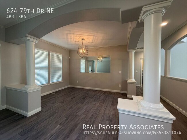 Building Photo - 624 79th Dr NE