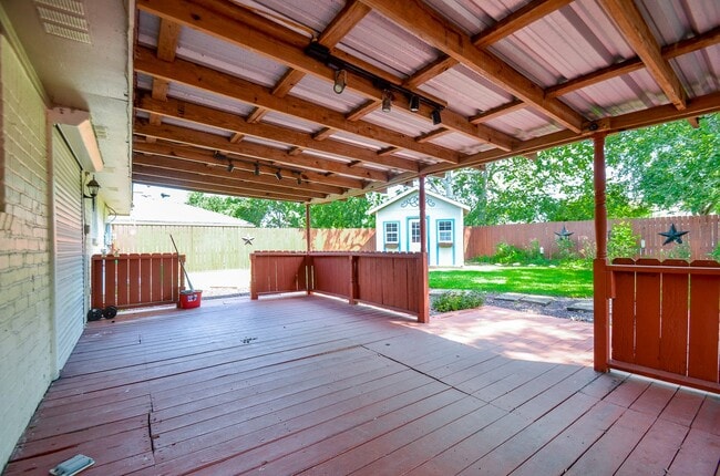 Building Photo - 12123 Ryewater Dr