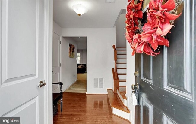 Building Photo - 114 Chamomile Ct