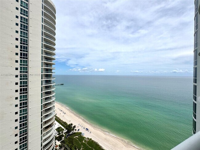 Building Photo - 16001 Collins Ave