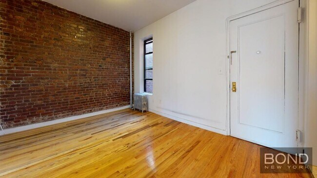 Building Photo - 312 E 91st St