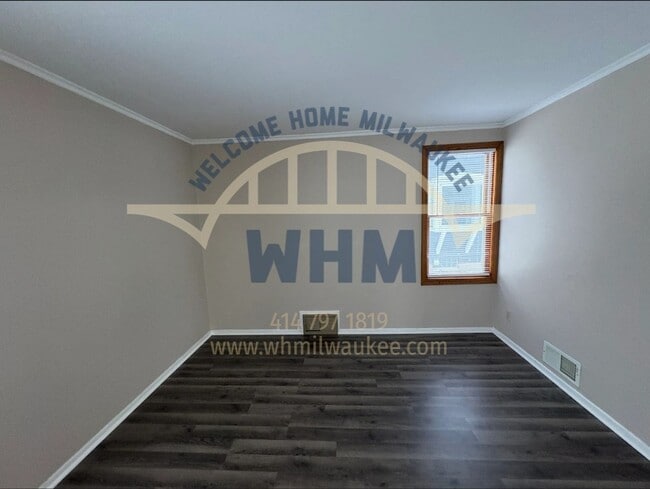 Building Photo - 4508 W Crawford Ave