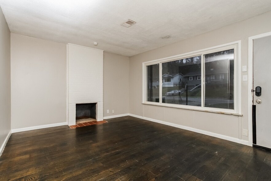 Building Photo - 1715 Monterey Ct