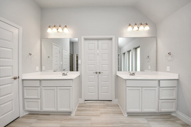 Building Photo - 4412 Mesquite Terrace Dr