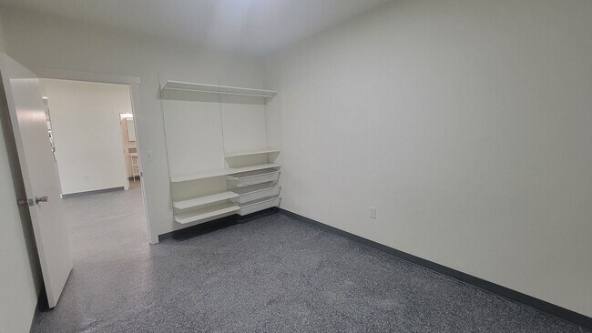 Building Photo - 11228 S Edison Rd