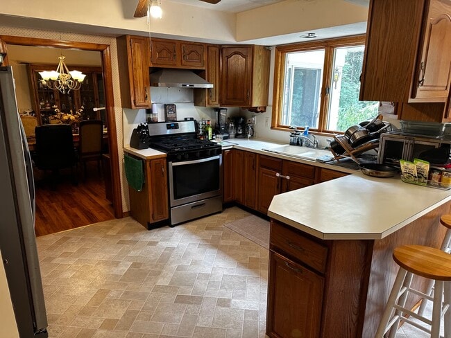 Building Photo - 198 Bryans Rd