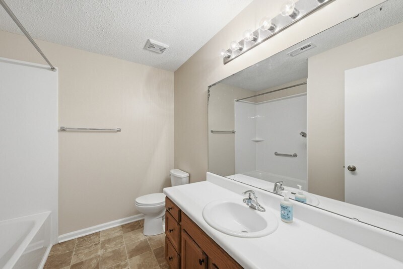 Building Photo - 10 Hartford Ct