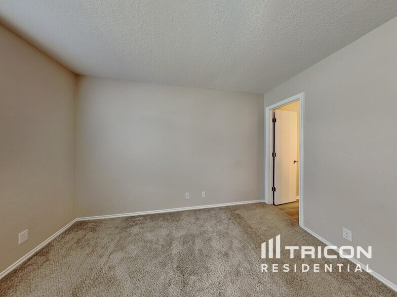 Building Photo - 9603 Kennebec Way
