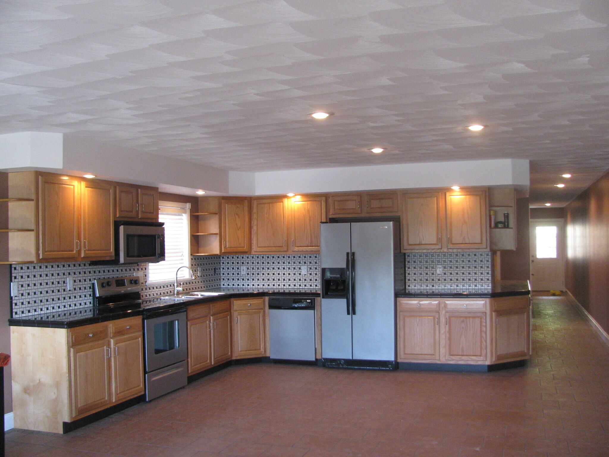 Building Photo - 1561 W Southern Ave