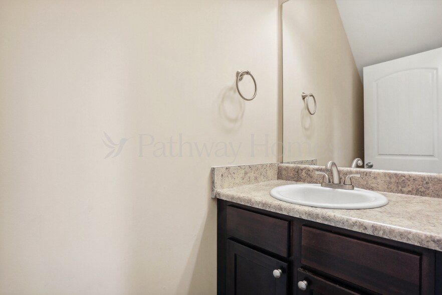 Building Photo - 3039 Bonnes Dr