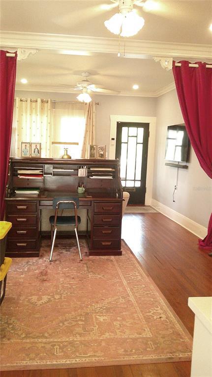 Building Photo - 303 E Plymouth St