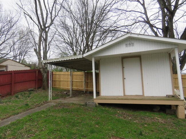 Building Photo - 106 Persimmon Way