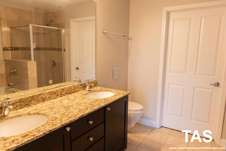 Building Photo - 1464 S Michigan Ave