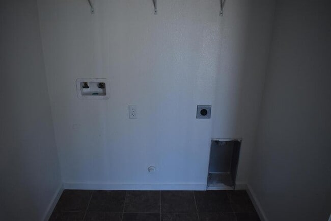 Building Photo - 31 Medieval St