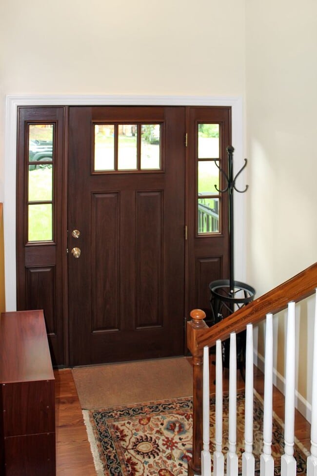 Building Photo - Furnished 2-bedroom / 1-bath