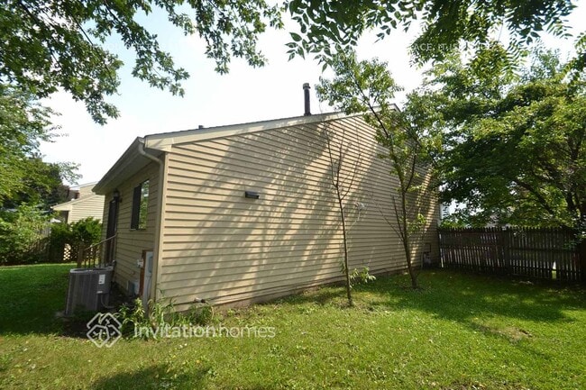 Building Photo - 30W140 Wood Ct