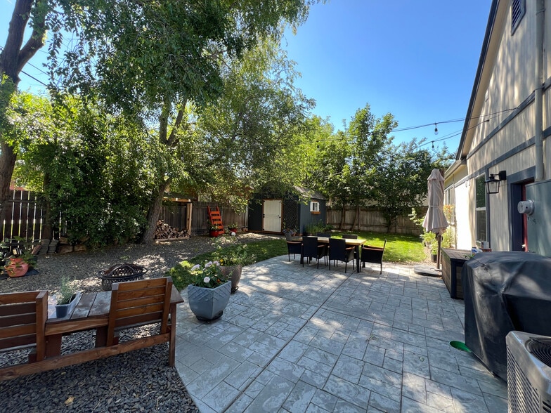 Building Photo - 2216 S Longmont Ave