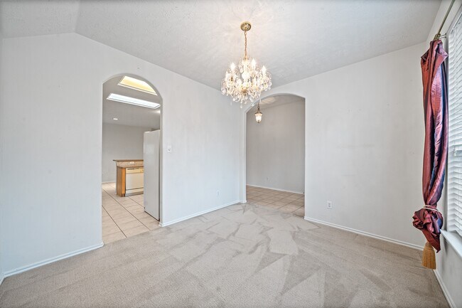 Building Photo - 6423 Bonnie Chase Ln