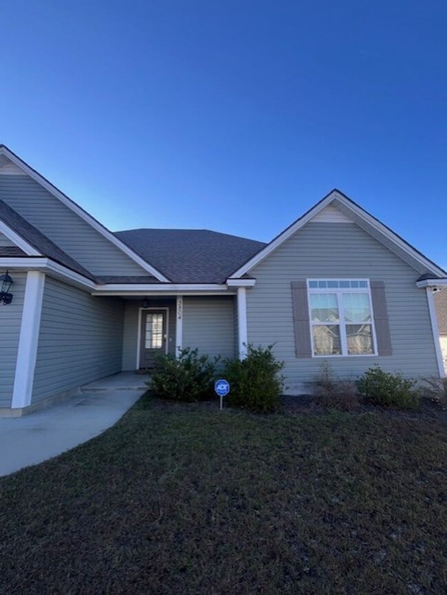 Building Photo - Beautiful home in The Landings S/D