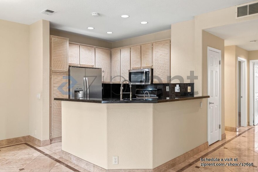 Building Photo - 445 Milan Dr