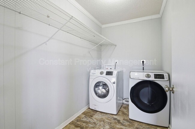 Building Photo - 105 Maxwell Dr