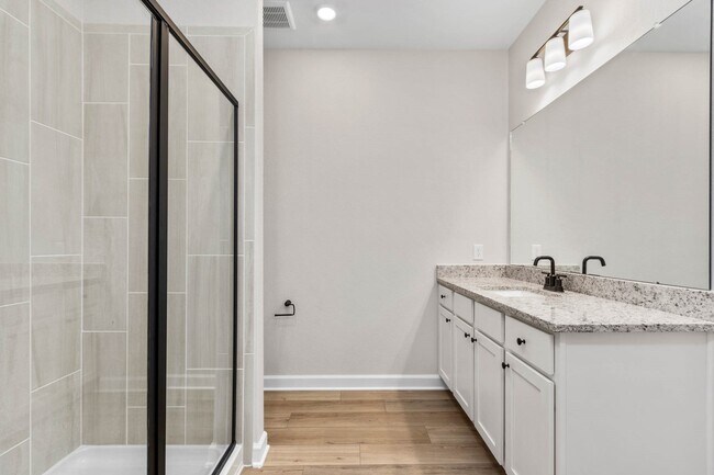 Building Photo - 1111 Whispering Winds Dr