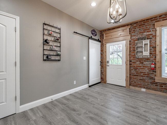 Building Photo - 3853 McRee Ave