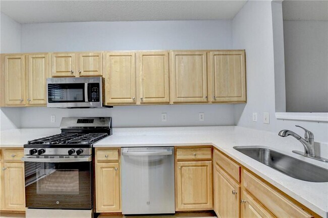 Building Photo - 229 Riverstone Commons Cir
