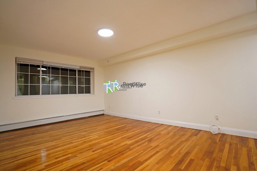 Building Photo - 8 Griggs St