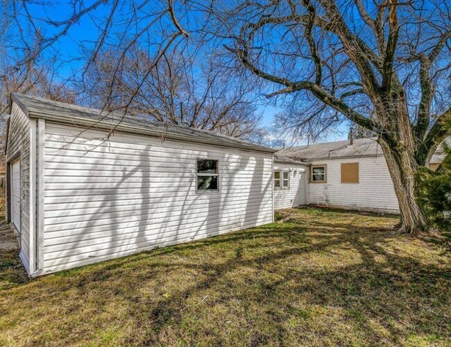 Building Photo - Adorable 3 bed, 1 bath!