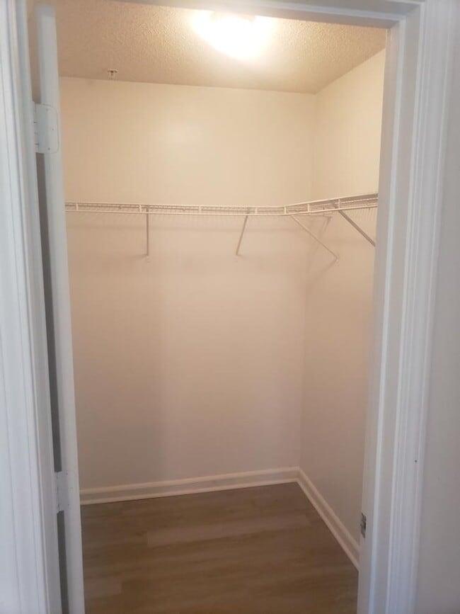 Building Photo - The Pointe