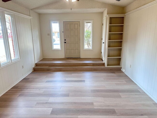 Building Photo - 2217 33rd St