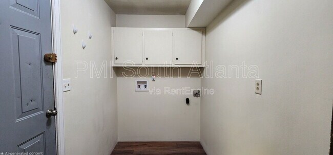 Building Photo - 3820 Meadowlark Dr