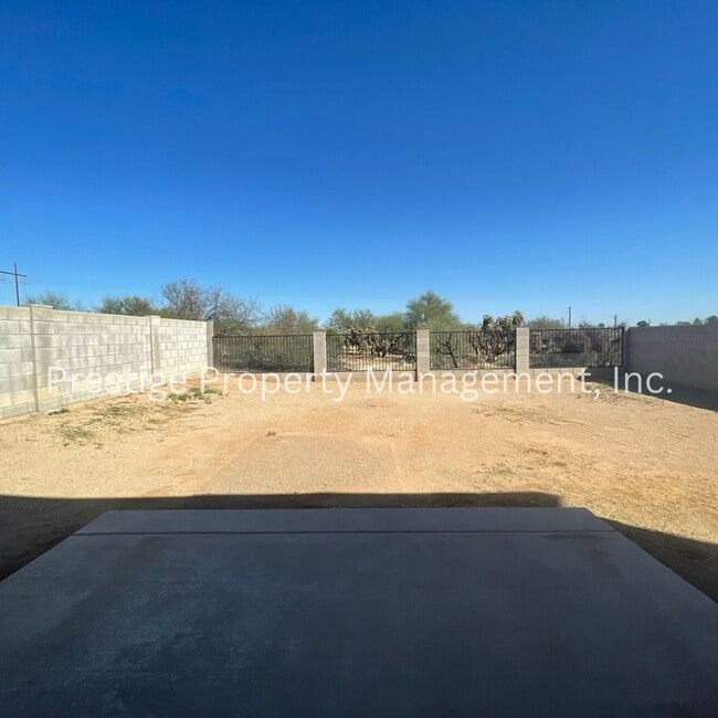 Building Photo - Want to call this 3 bedroom 2.5 bath Home ...