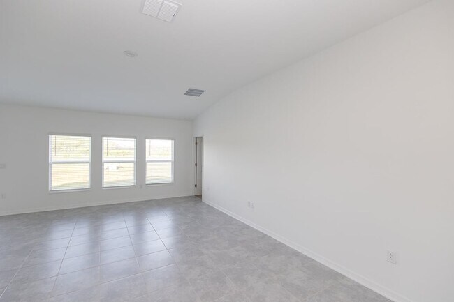 Building Photo - 1482 Austin St